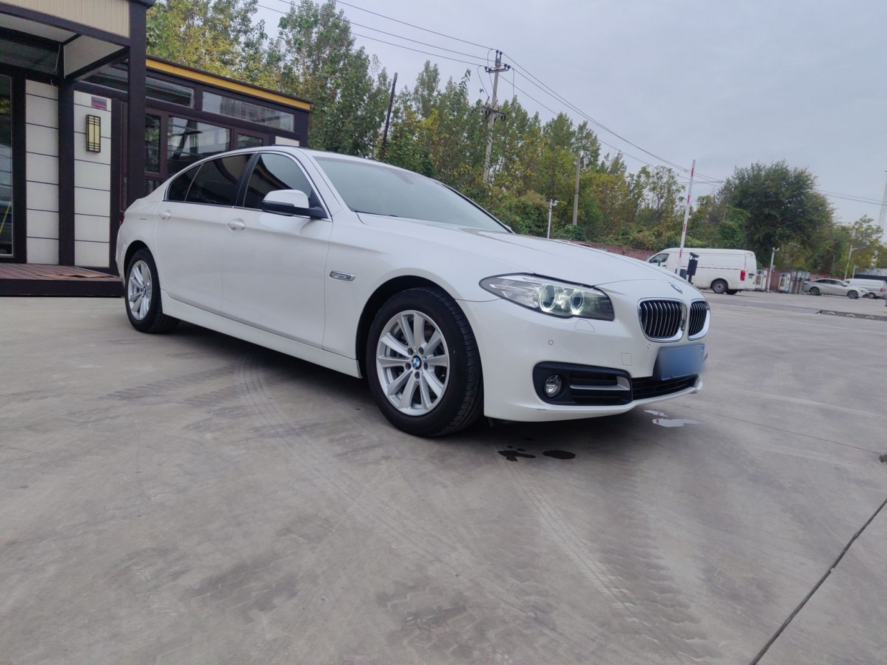 5 Series 2014 520Li photo 3