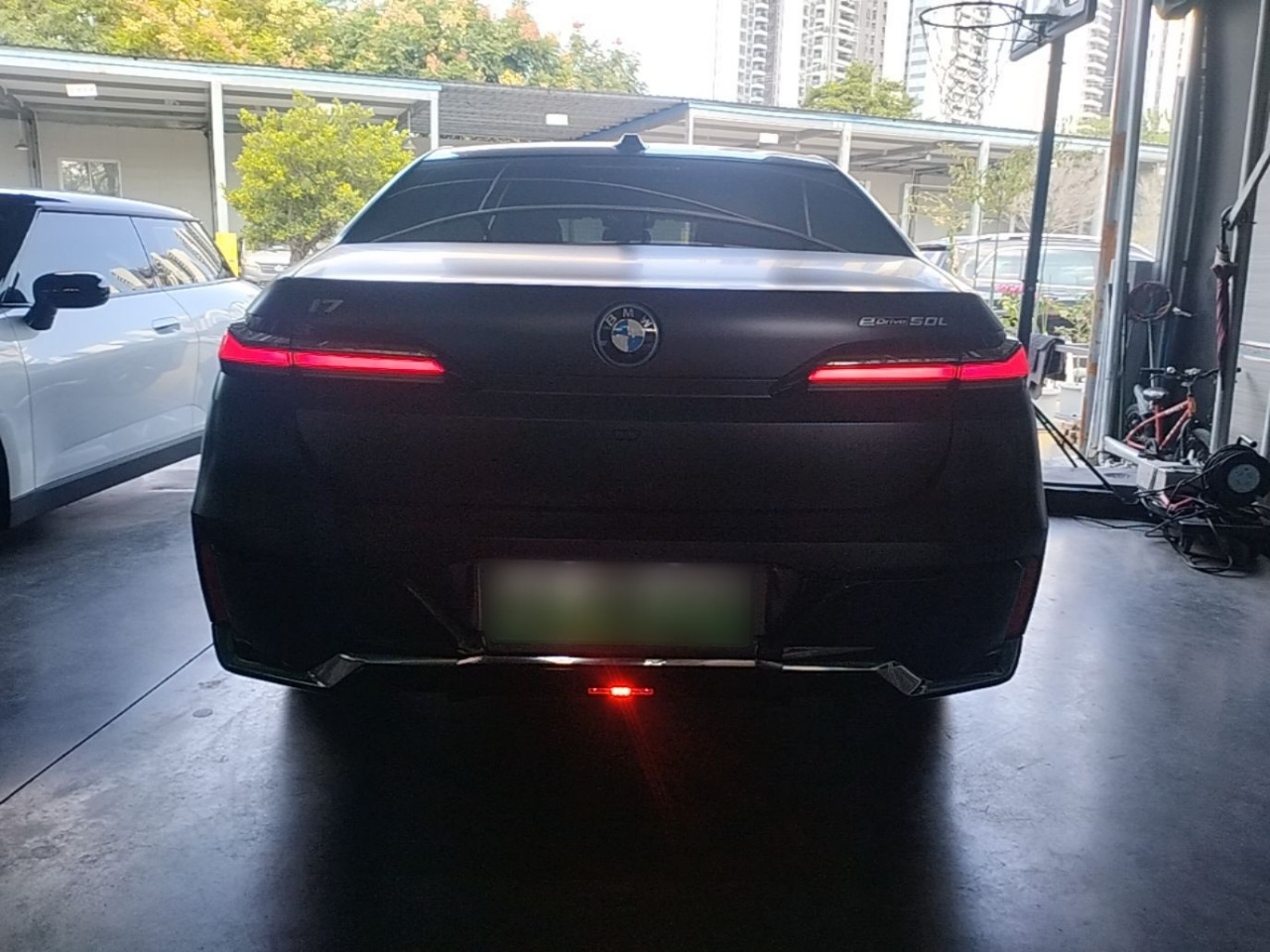 i7 2023 eDrive50L Exclusive M Sport Package photo 5