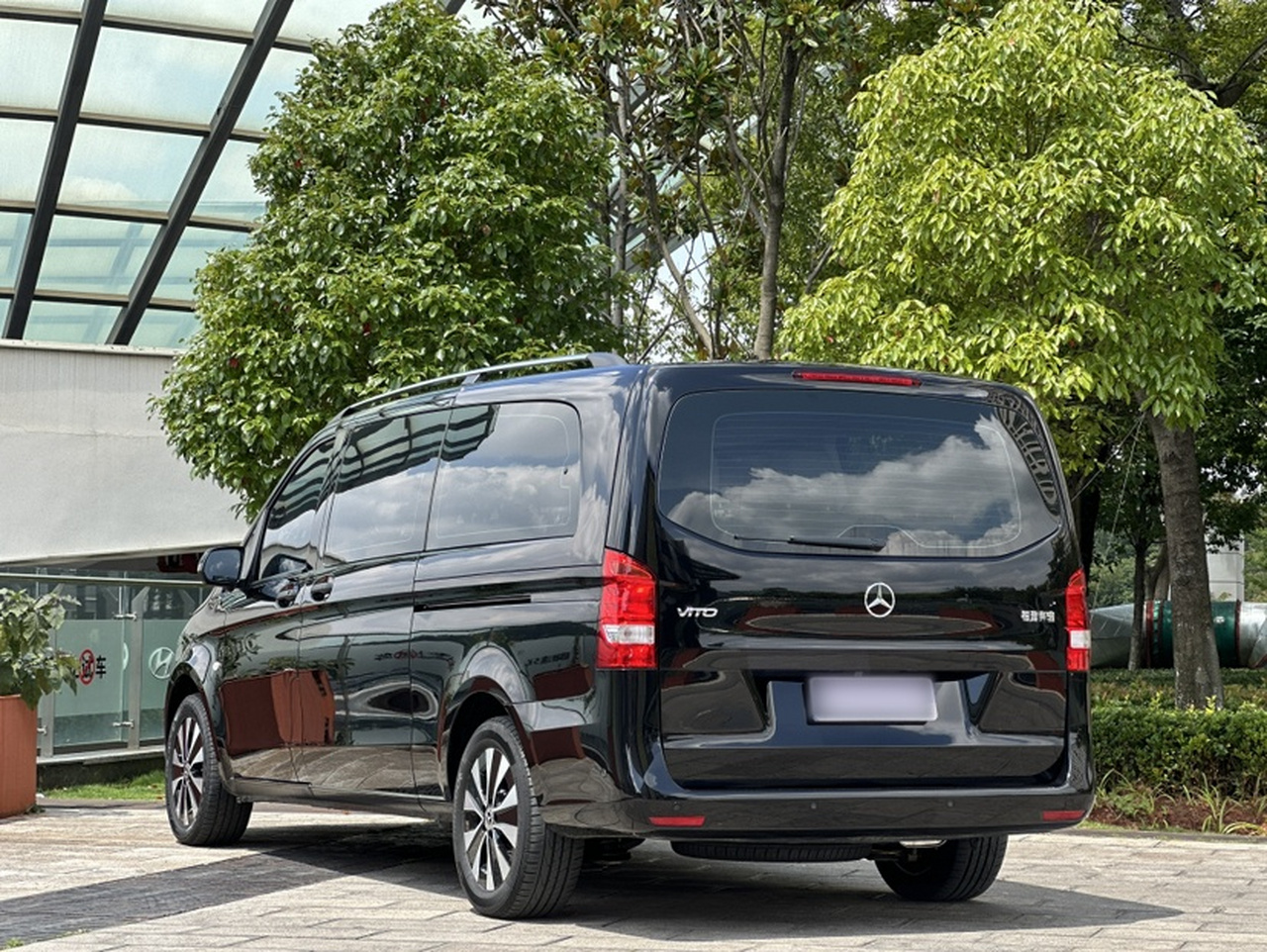 Vito 2023 2.0T Business 7-Seater photo 2