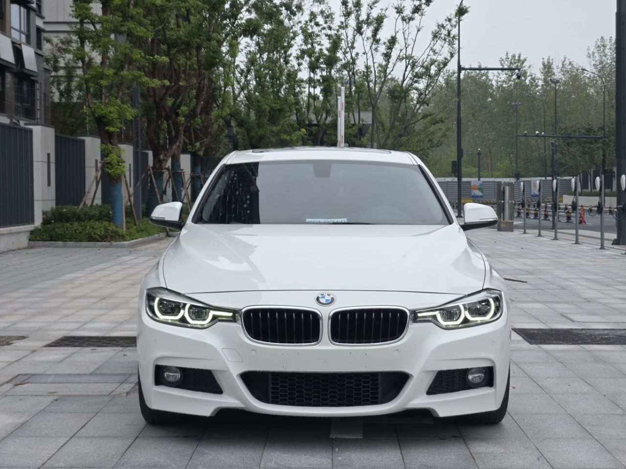 3 Series 2017 320Li M Sport photo 3
