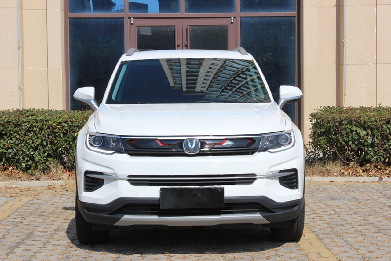 CS35PLUS 2020 1.4T DCT photo 3