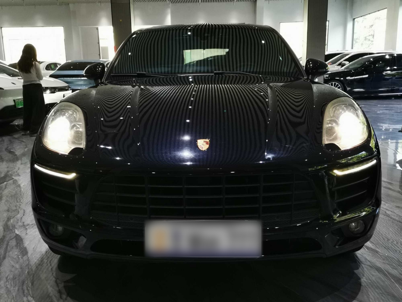 2017 Macan 2.0T photo 3