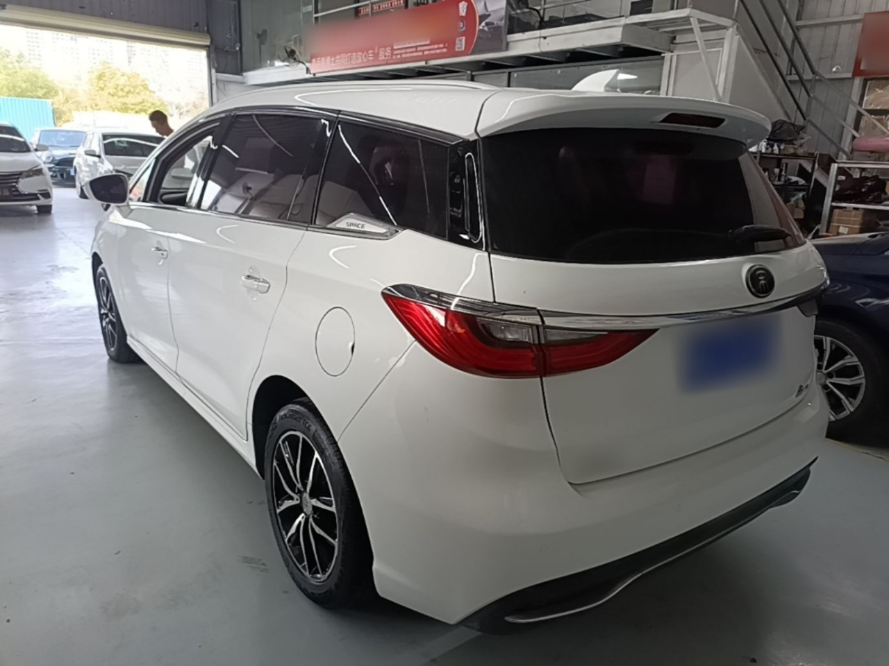 Song MAX 2017 1.5T AT Connected Elite 7-Seater photo 4