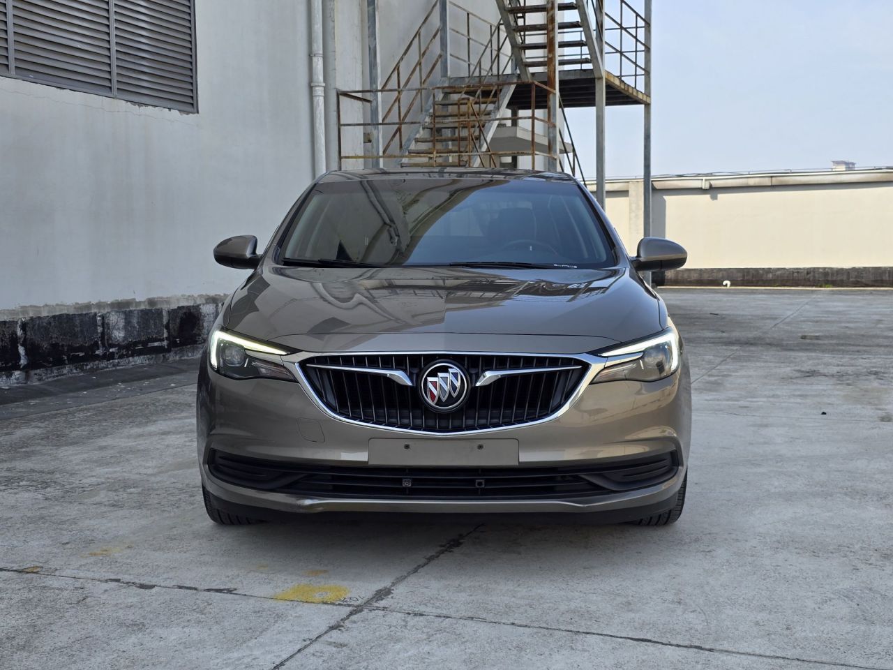 Excelle 2019 18T AT Elite China VI photo 3