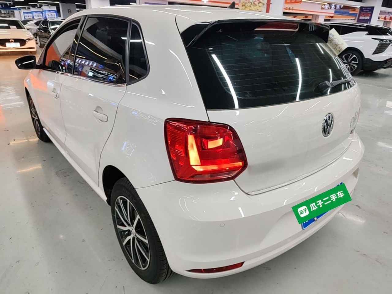 Polo 2016 1.6L AT Comfort photo 4