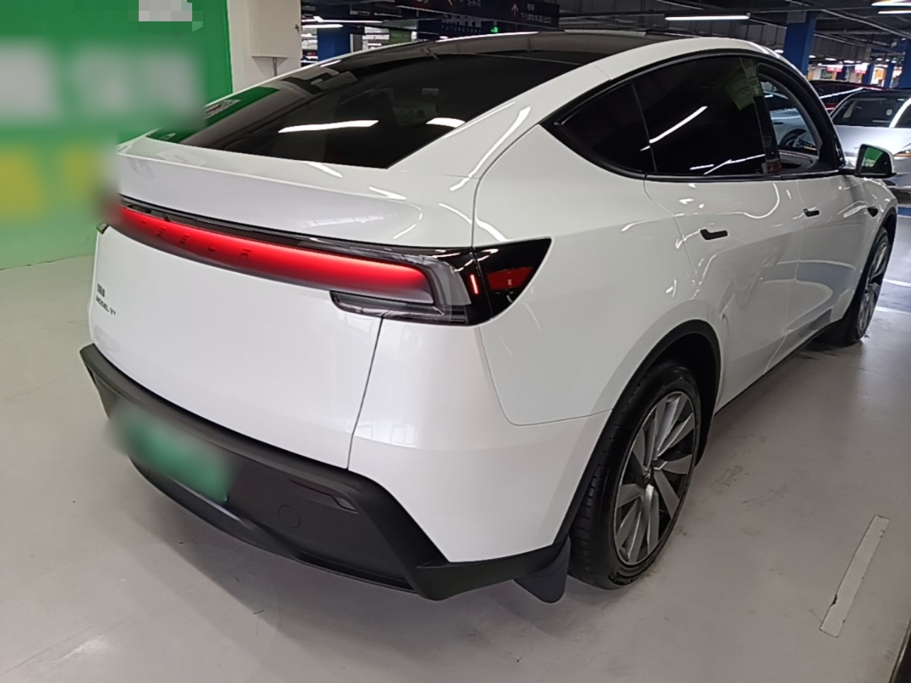 Model Y 2025 Long Range AWD photo 4