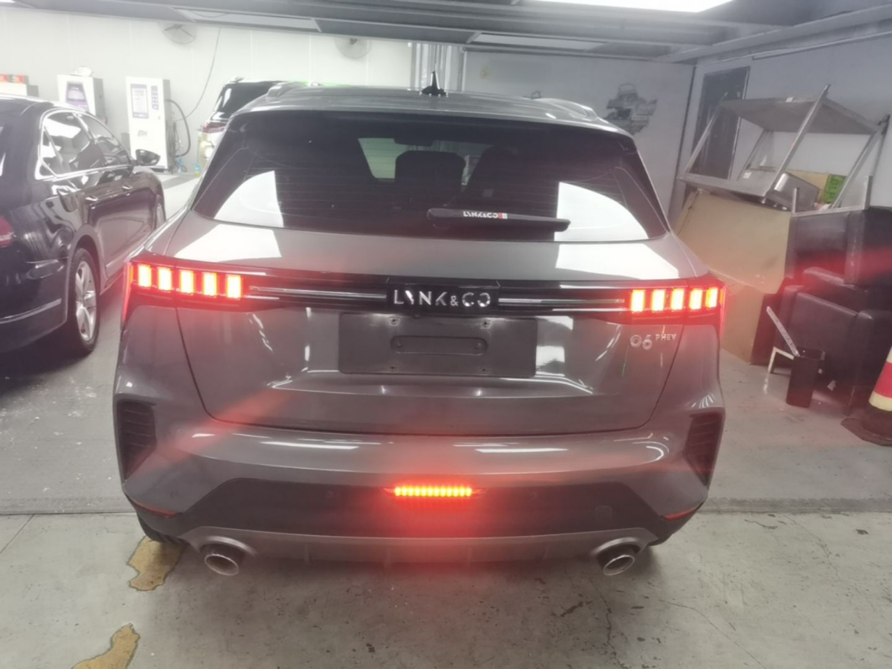 06 EM-P 2020 PHEV Plus photo 3
