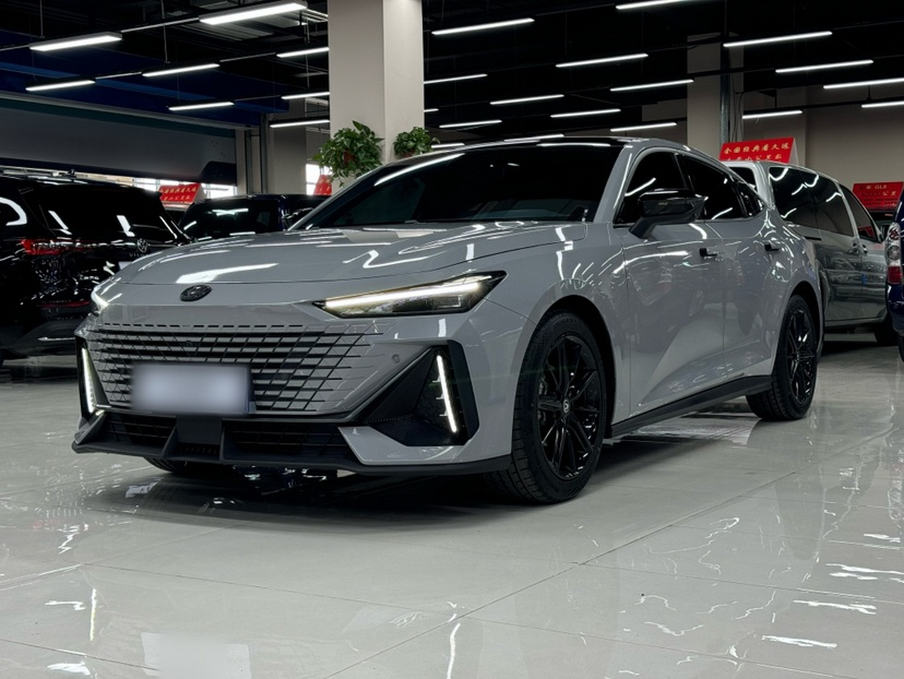 UNI-V 2022 1.5T Premium