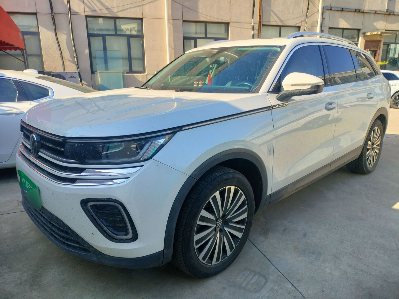 2023 330TSI Luxury