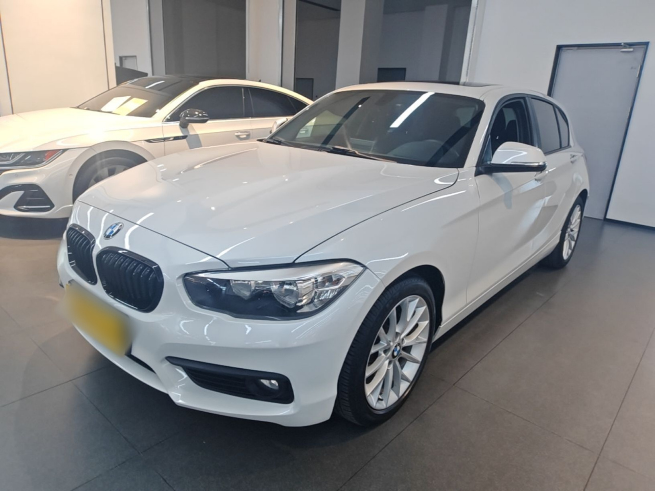 1 Series Imported 2016 120i Leading