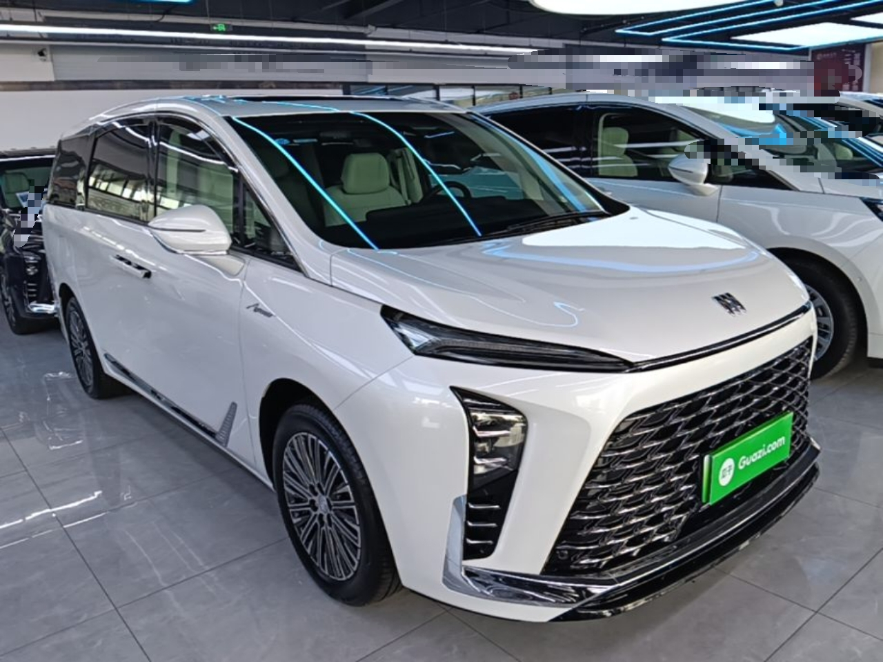 GL8 EV 2024 Exclusive 7-Seater photo 3