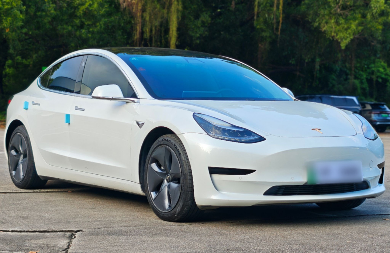Model 3 2020 Standard Range RWD Upgraded photo 3