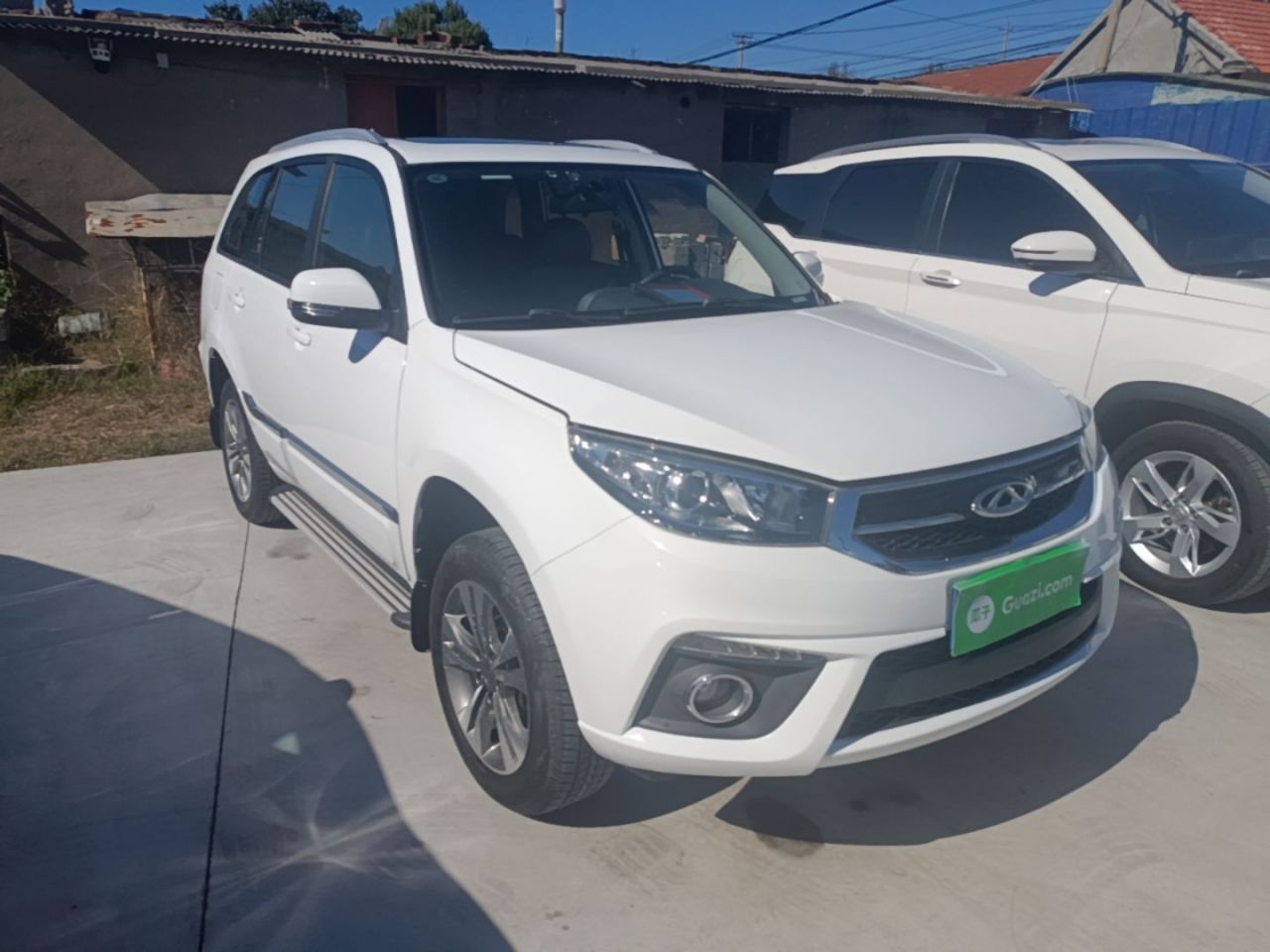 Tiggo 3 2015 1.6L MT Anniversary Edition photo 3