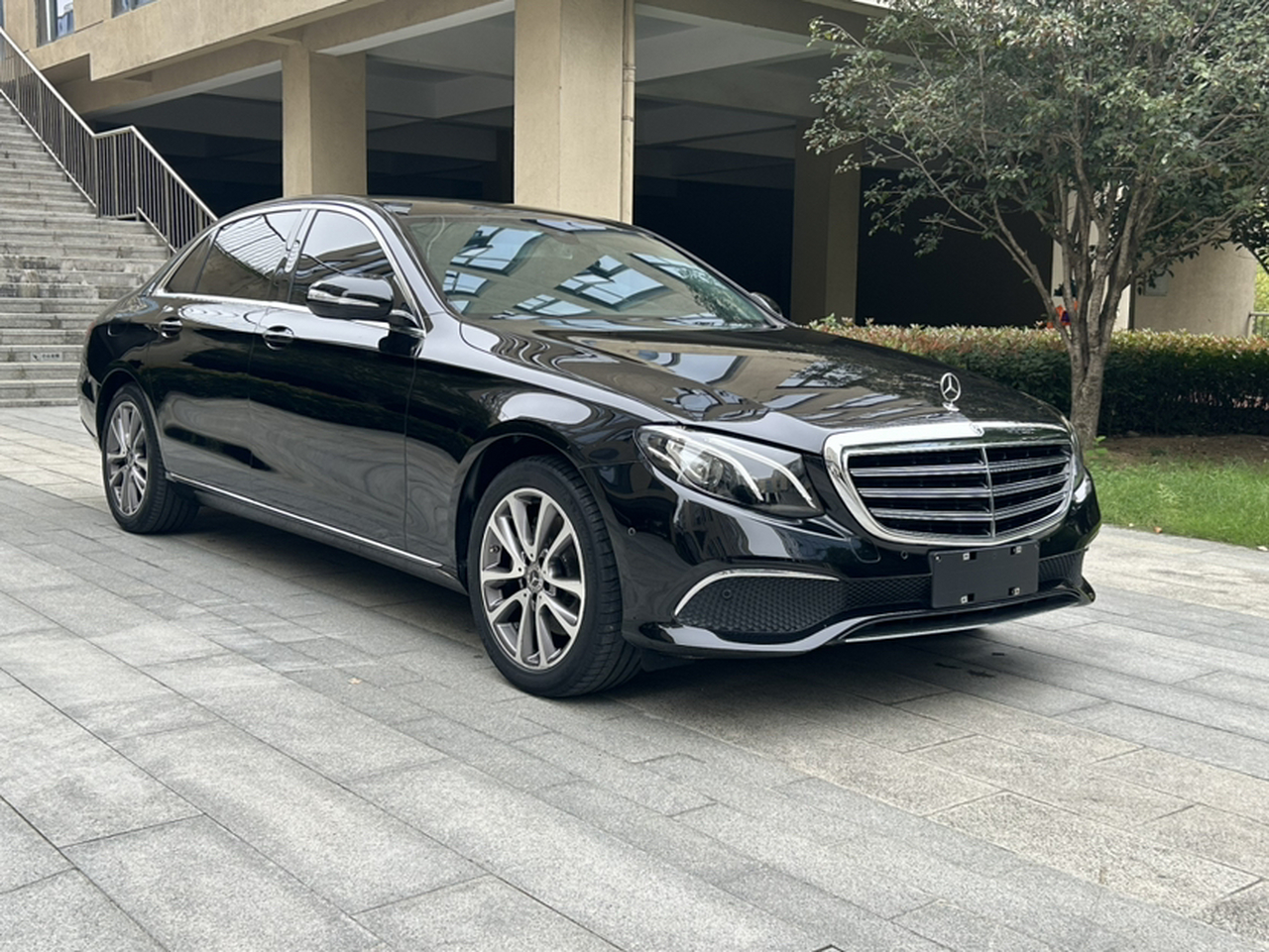 E-Class 2019 E 200 L photo 2