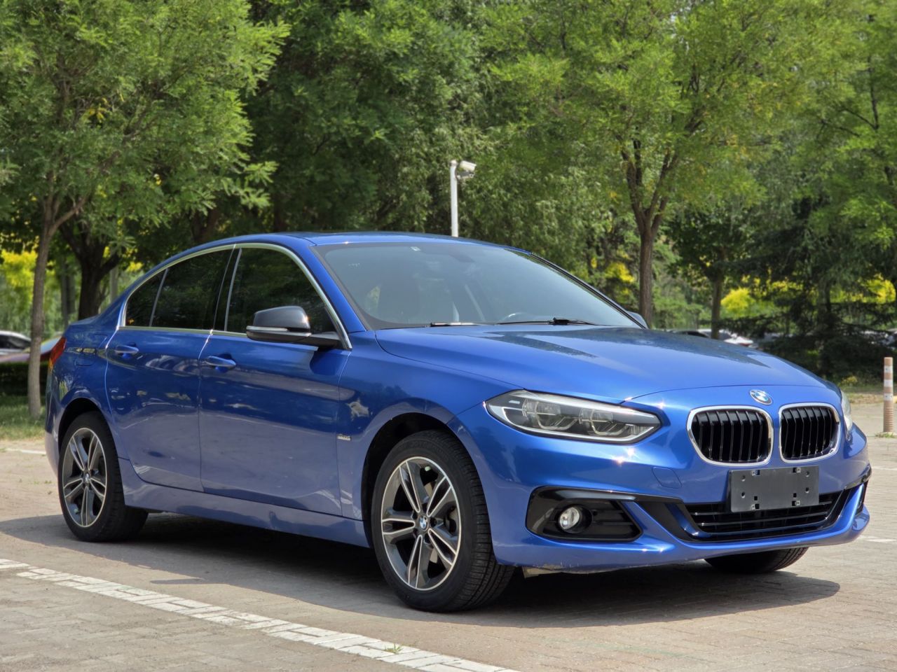 1 Series 2017 118i Sport photo 3
