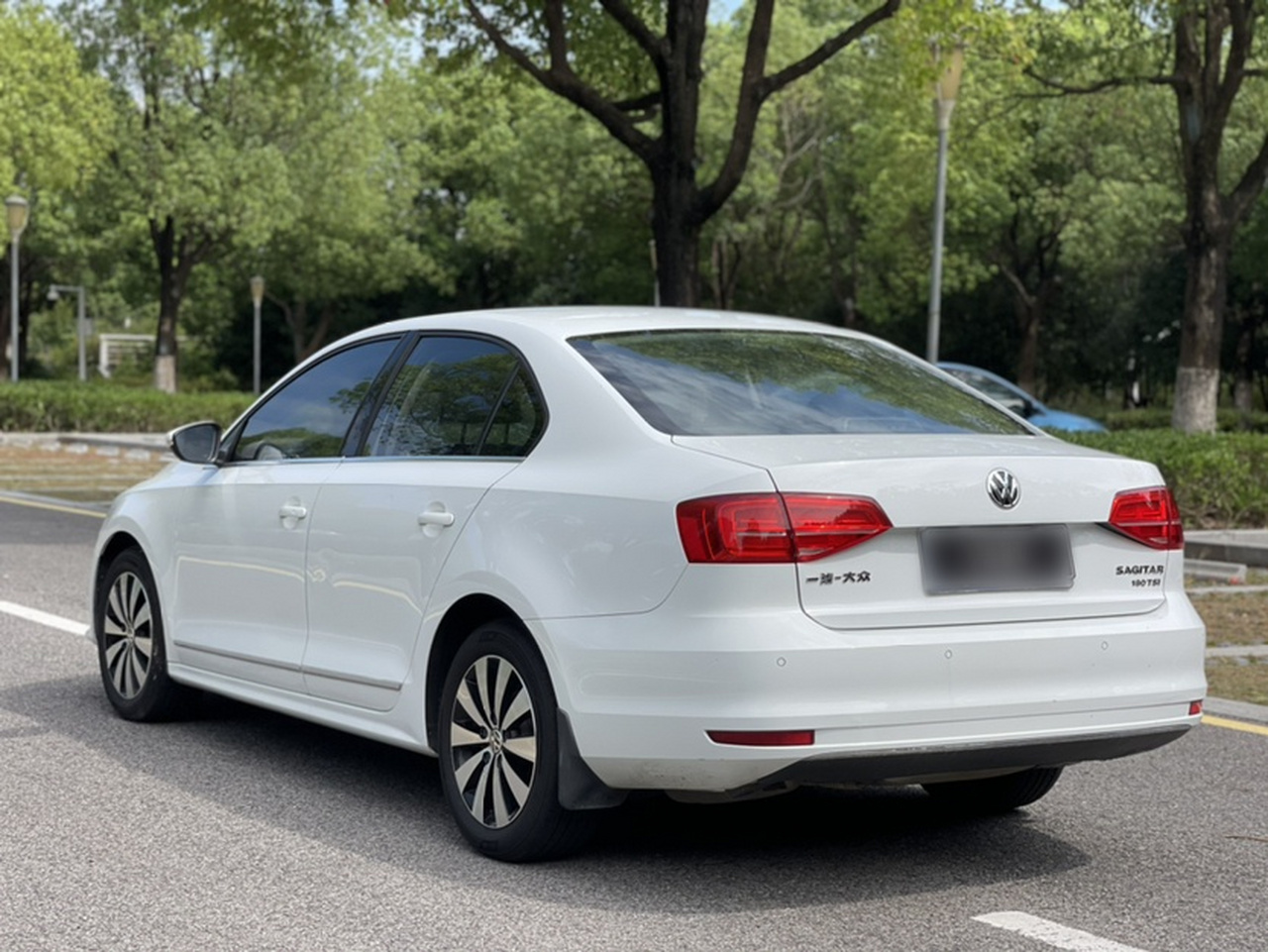Sagitar 2017 180TSI AT Exclusive photo 2