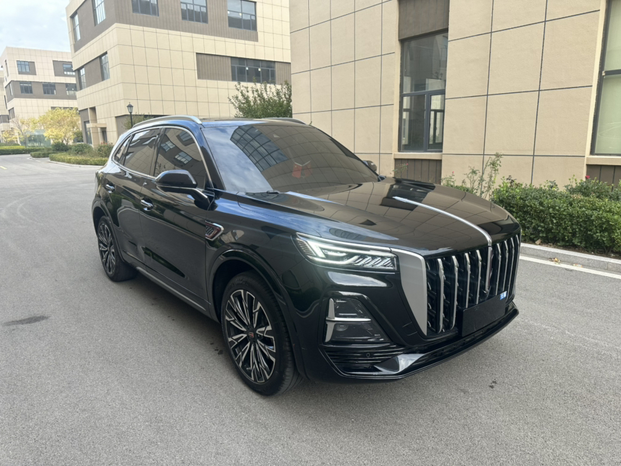 HS5 2023 2.0T AWD Pro photo 2