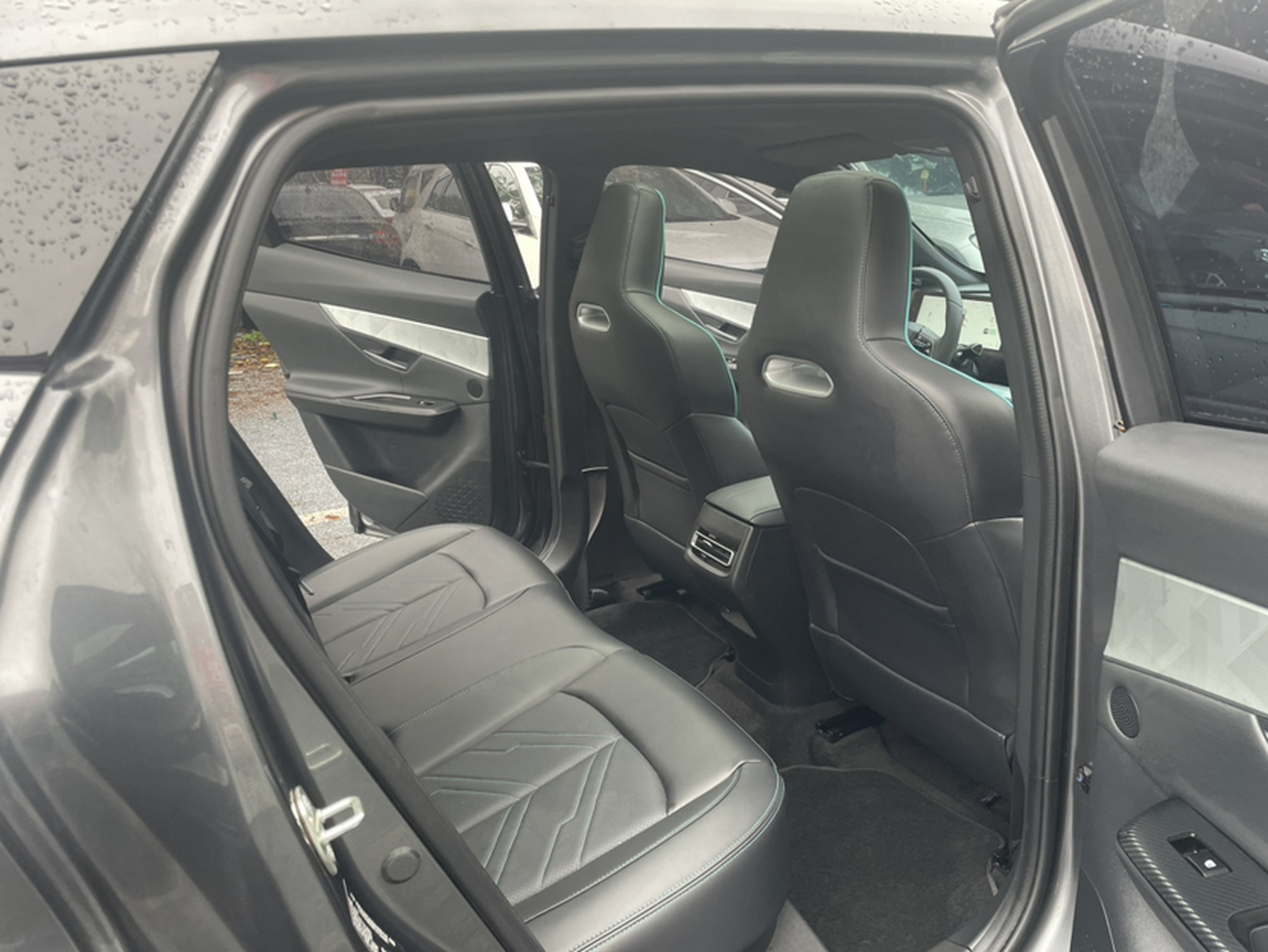 UNI-T 2023 2nd Gen 1.5T Premium photo 2