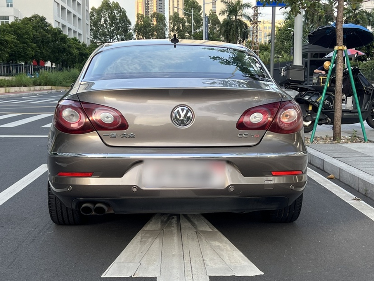 FAW-Volkswagen CC 2012 1.8TSI Elite photo 3