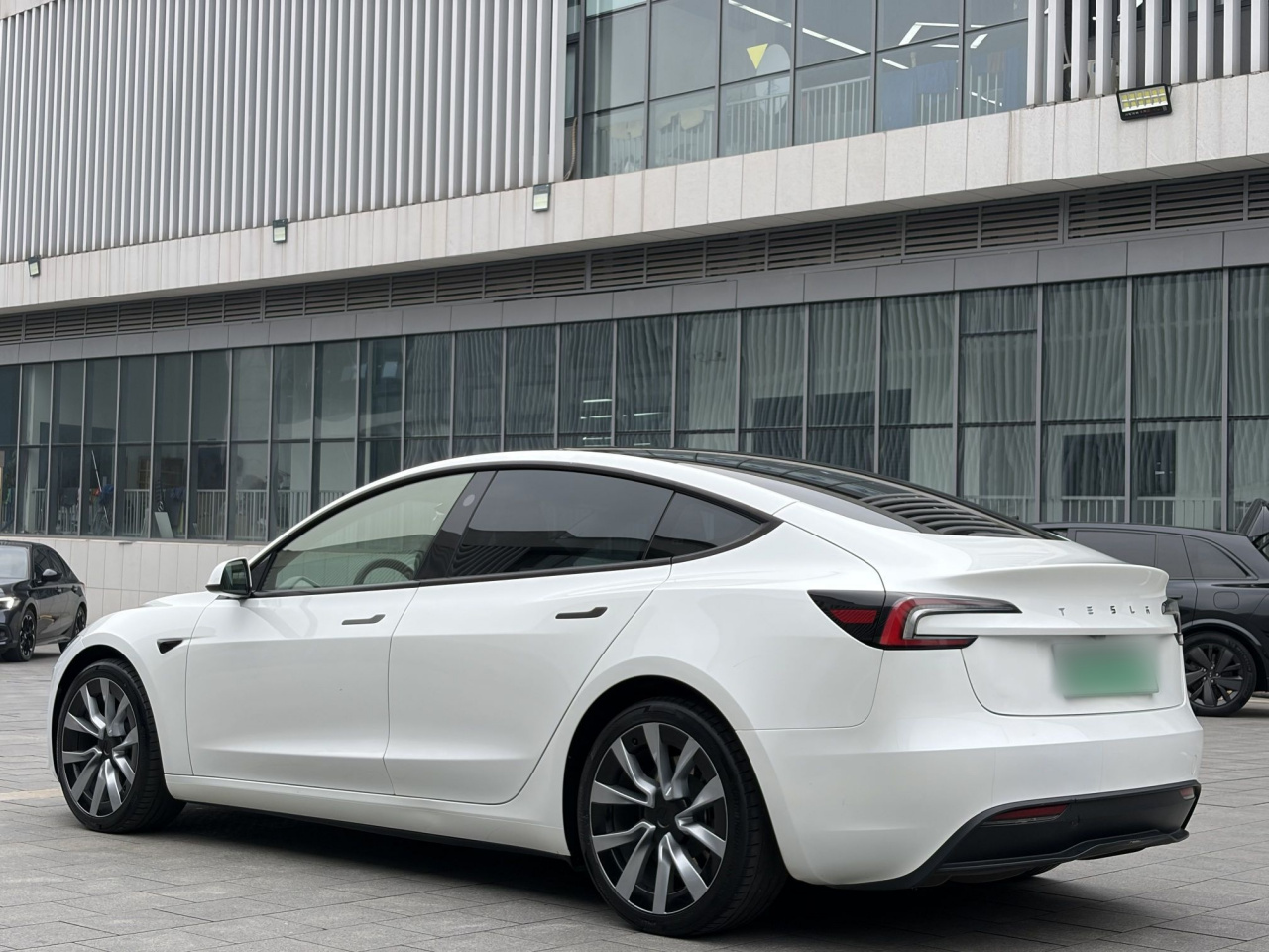 Model 3 2023 Long Range AWD photo 4