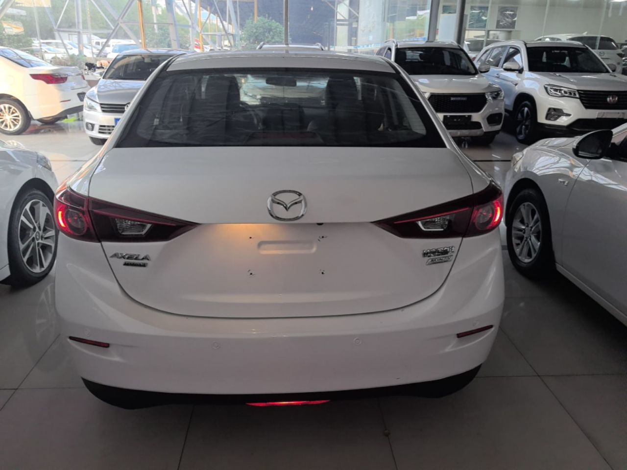 3 Axela 2016 Sedan 1.5L AT Comfort photo 5