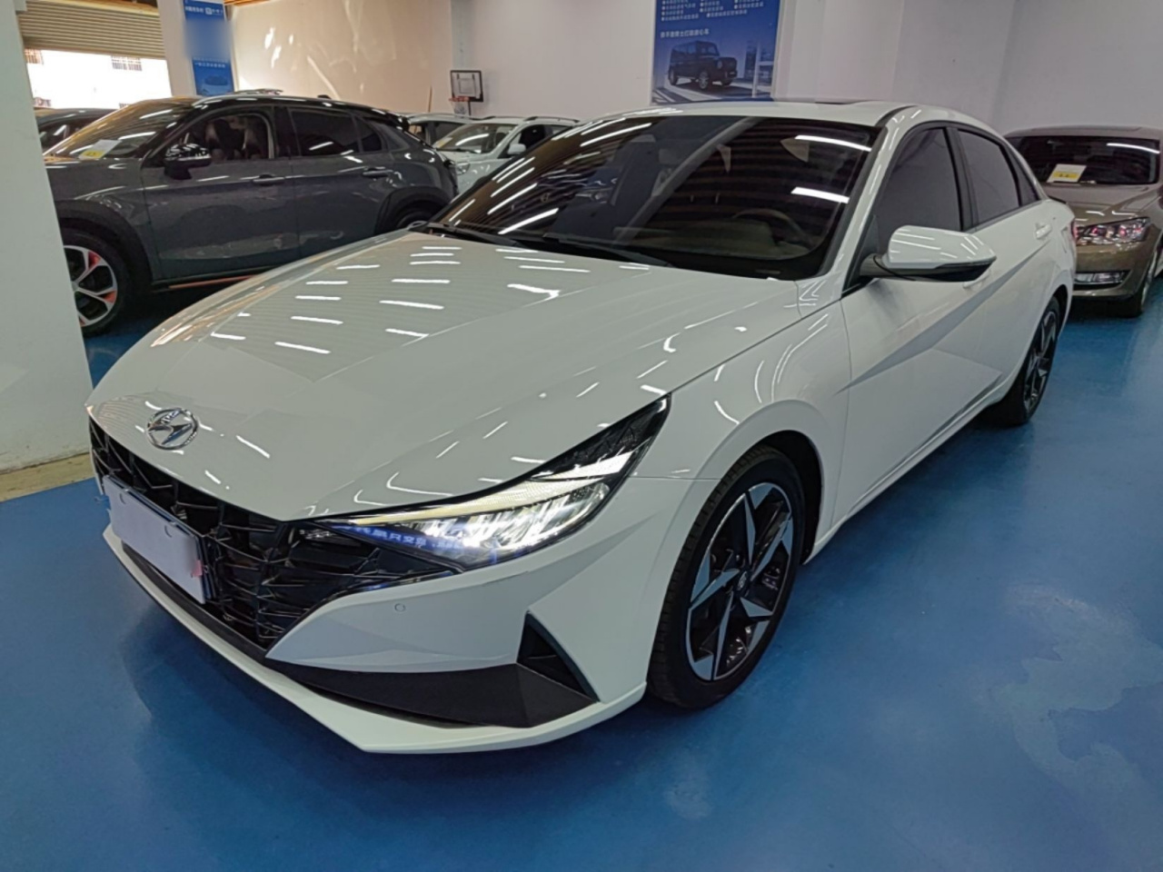 Elantra 2021 240TGDi DCT LUX Premium