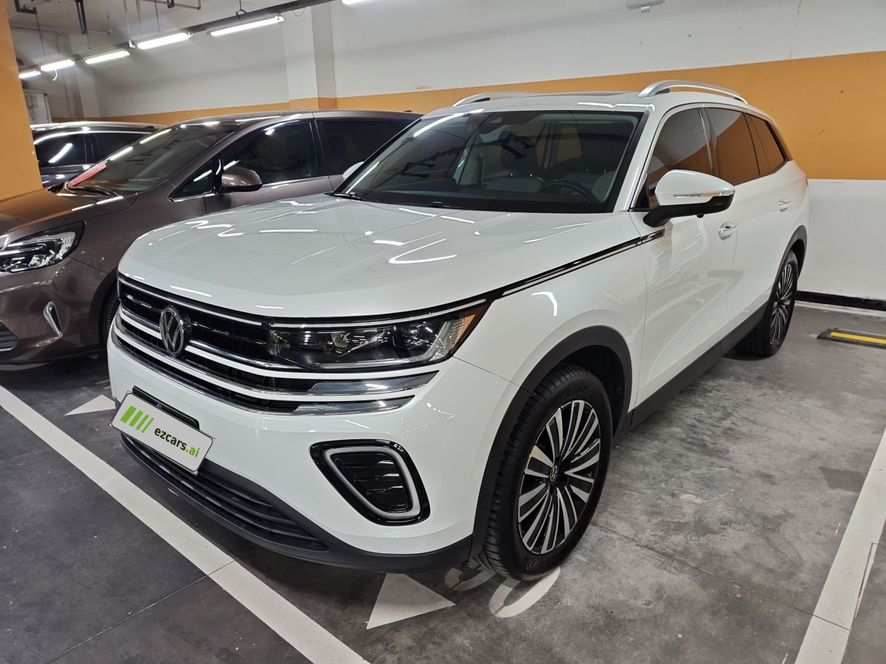 2023 330TSI Luxury