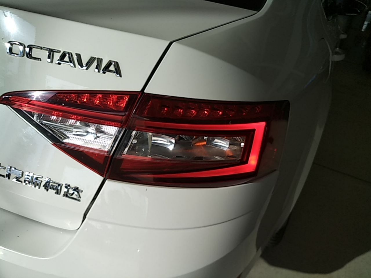 Octavia 2019 TSI230 DSG Luxury photo 2