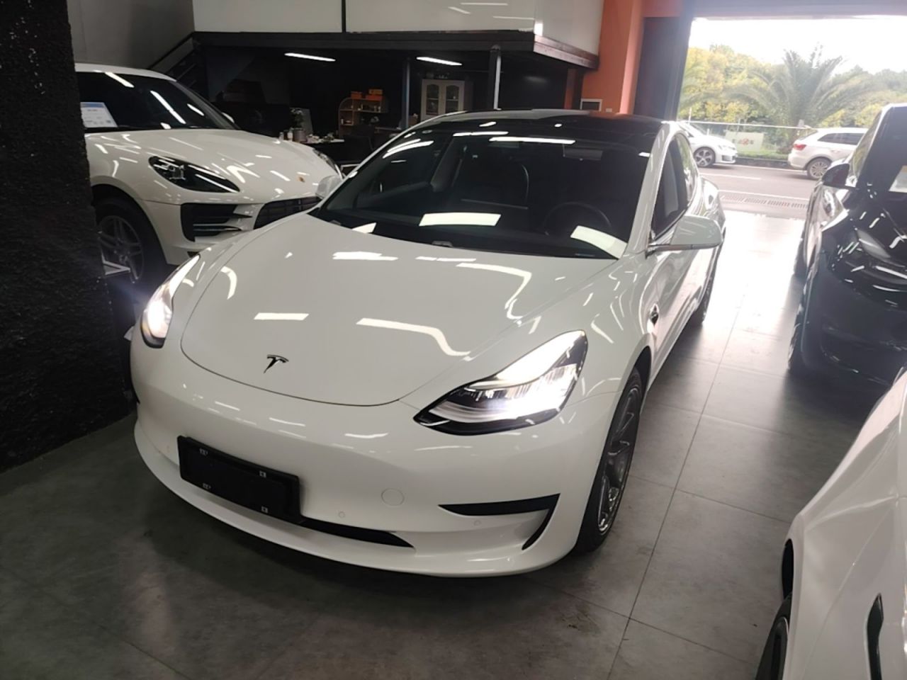 Model 3 Imported 2019 Standard Range RWD Upgraded 52