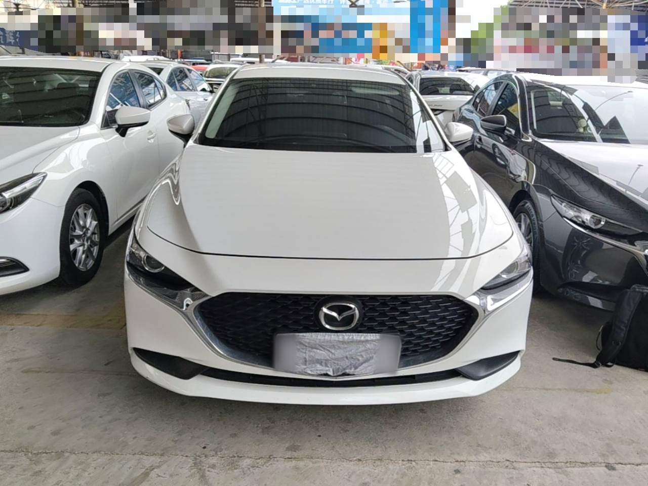 3 Axela 2021 1.5L AT photo 2