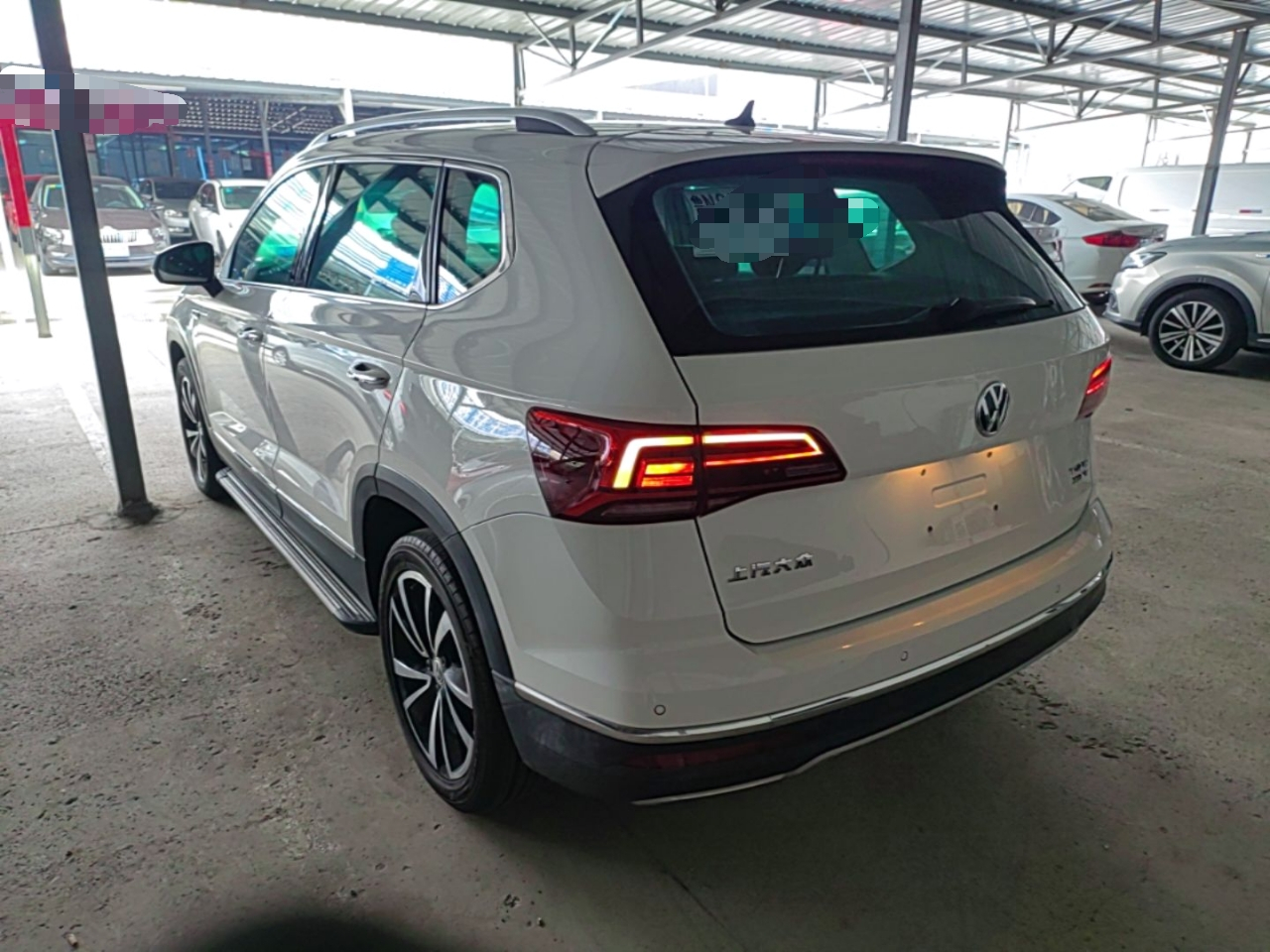 Tharu 2020 330TSI AWD Luxury China VI photo 4