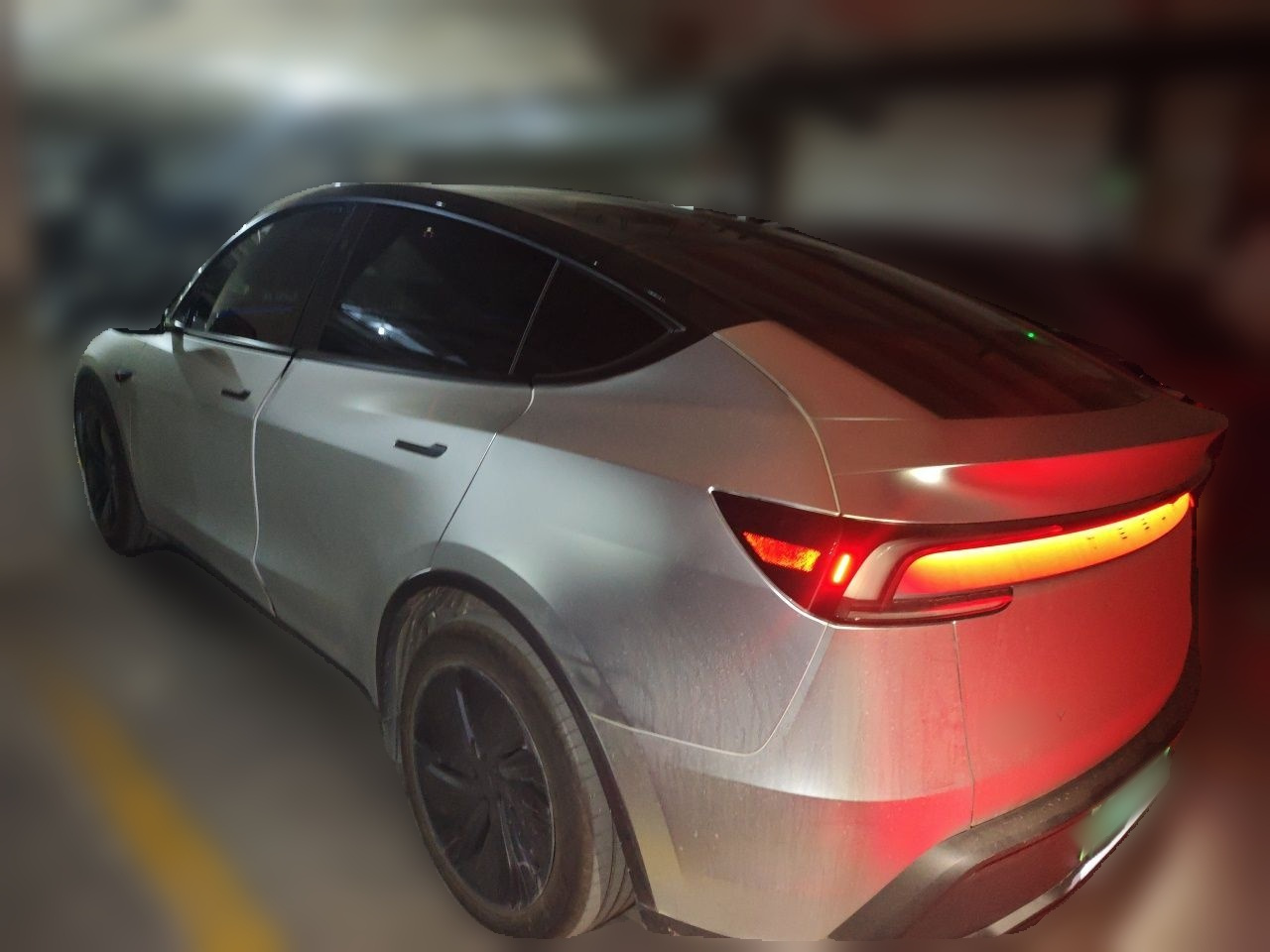 Model Y 2025 RWD photo 4