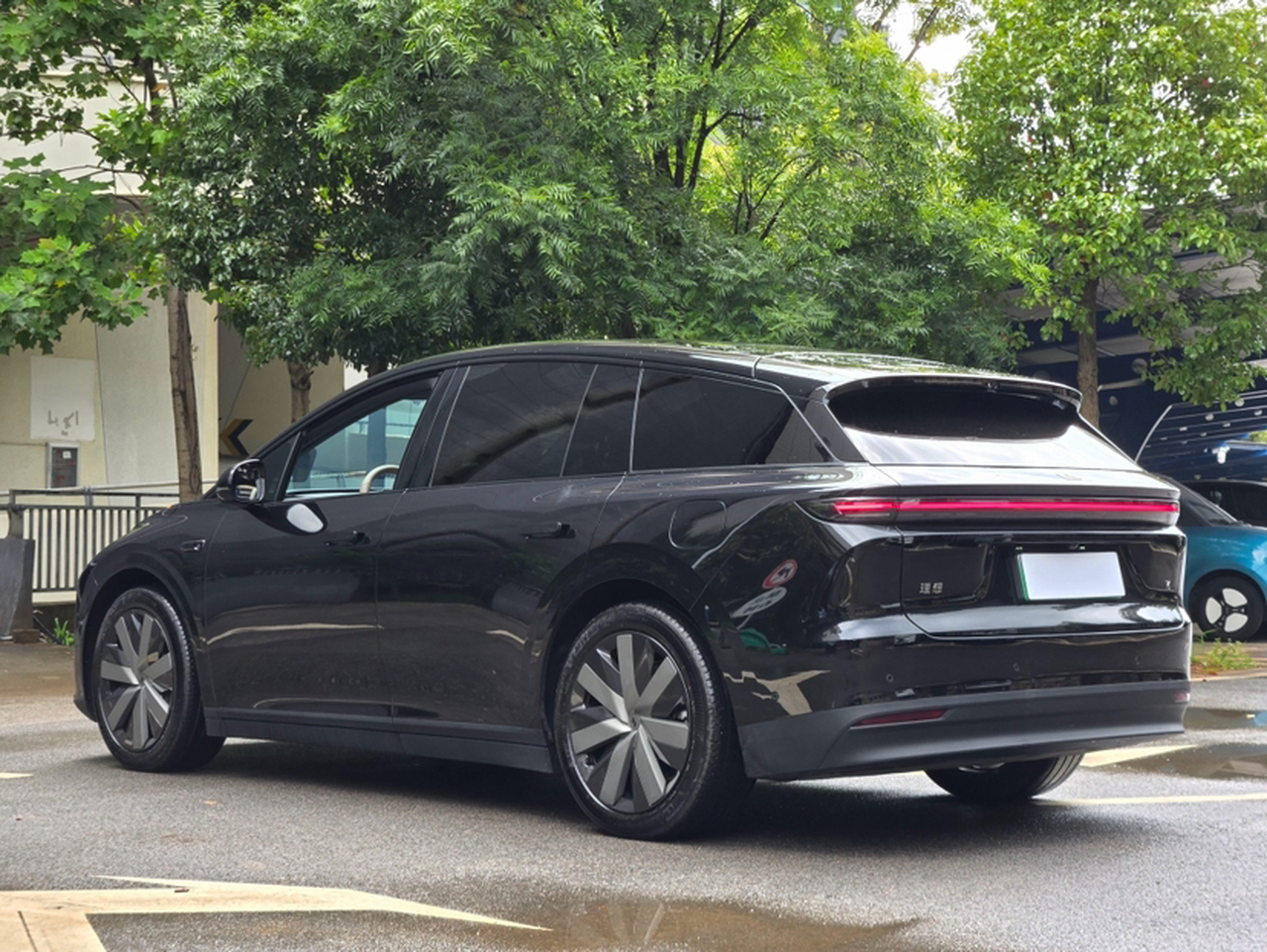 Li Auto i6 2025 AWD Standard photo 2