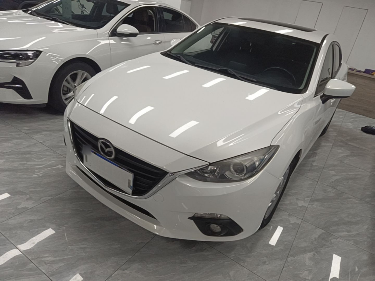 3 Axela 2014 Sedan 1.5L AT Luxury