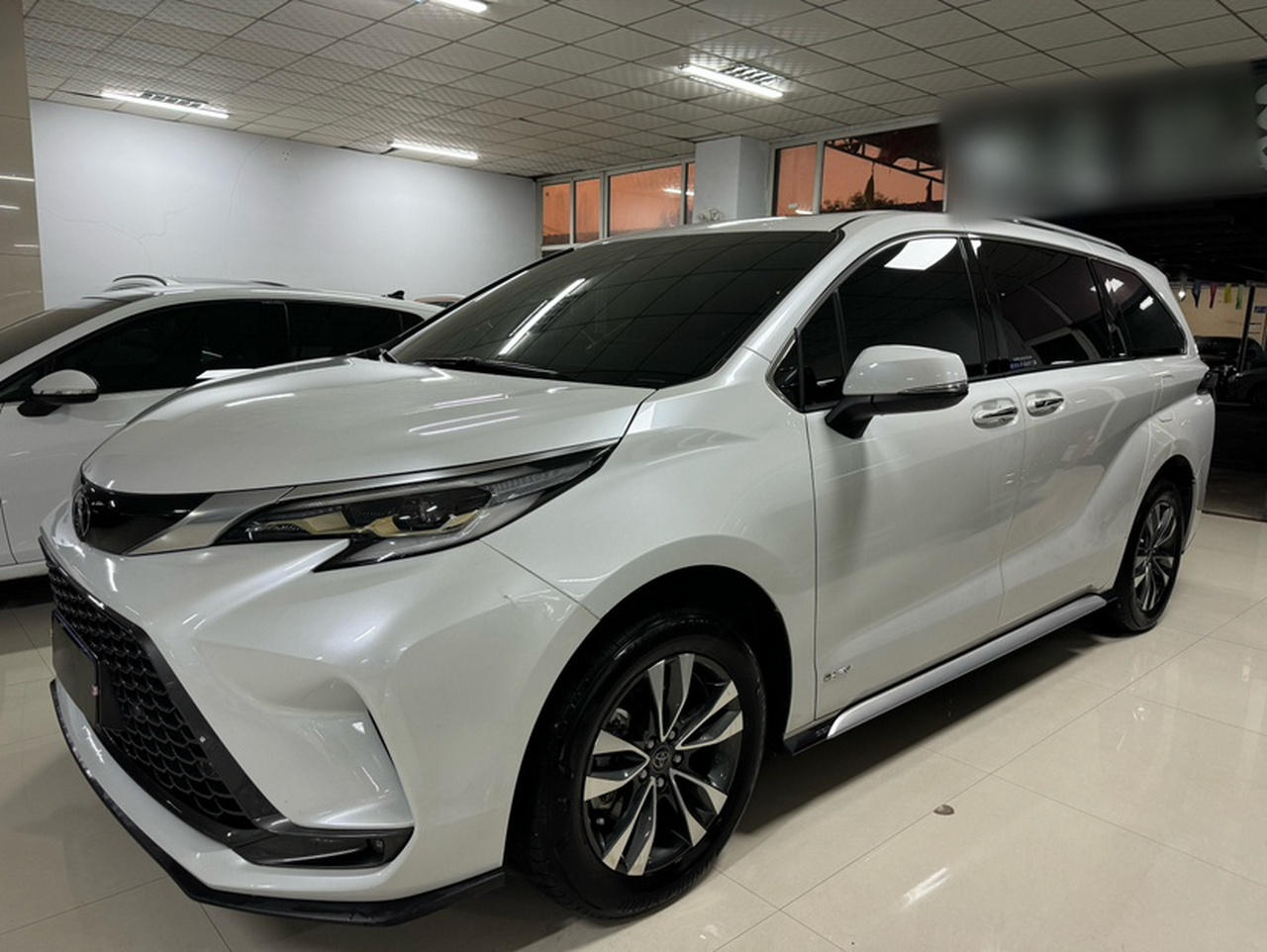 Granvia 2024 2.5L Hybrid Luxury