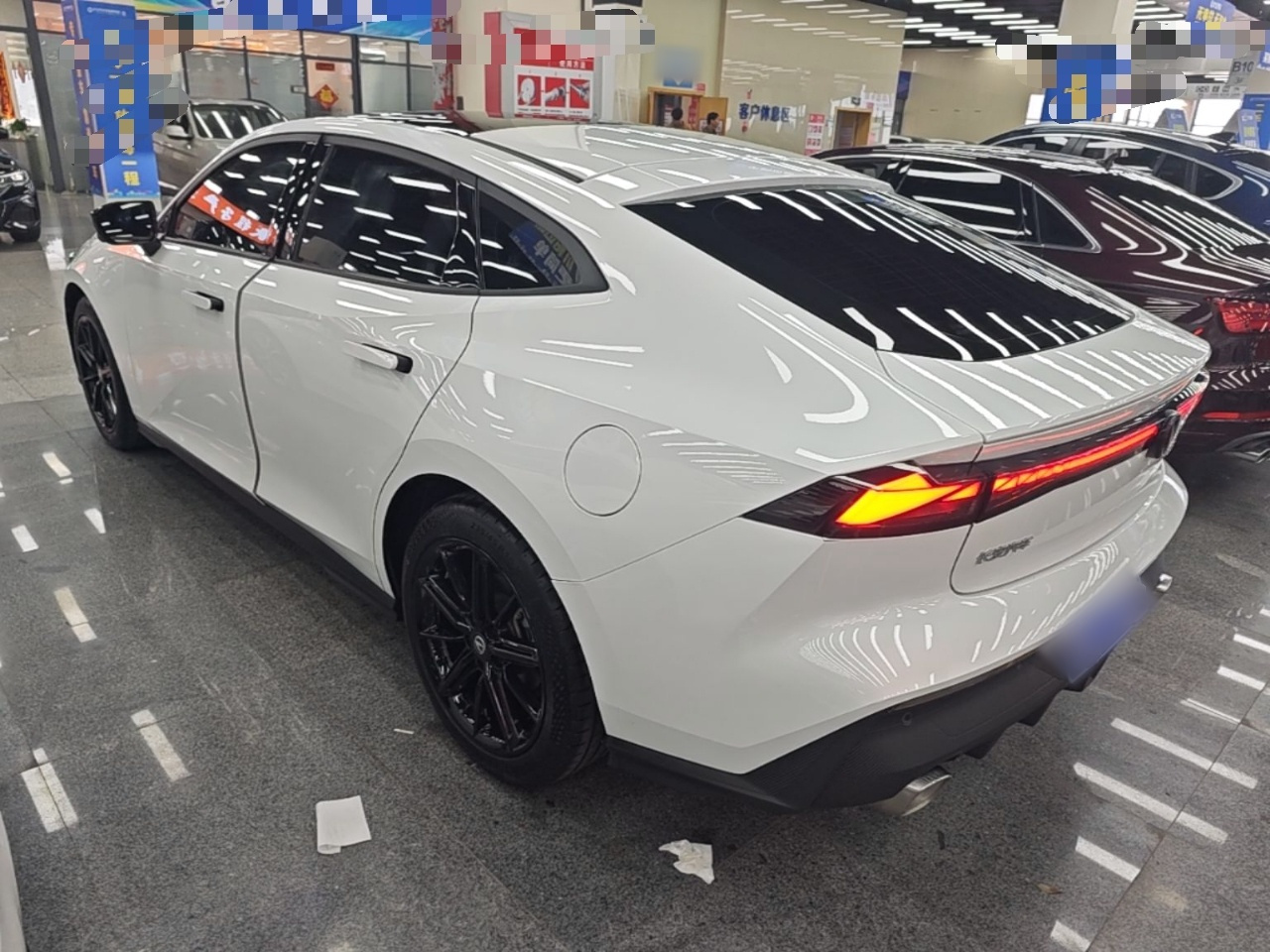 UNI-V 2023 1.5T Premium photo 4