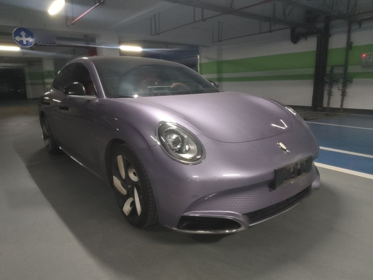 2022 555km Premium photo 3