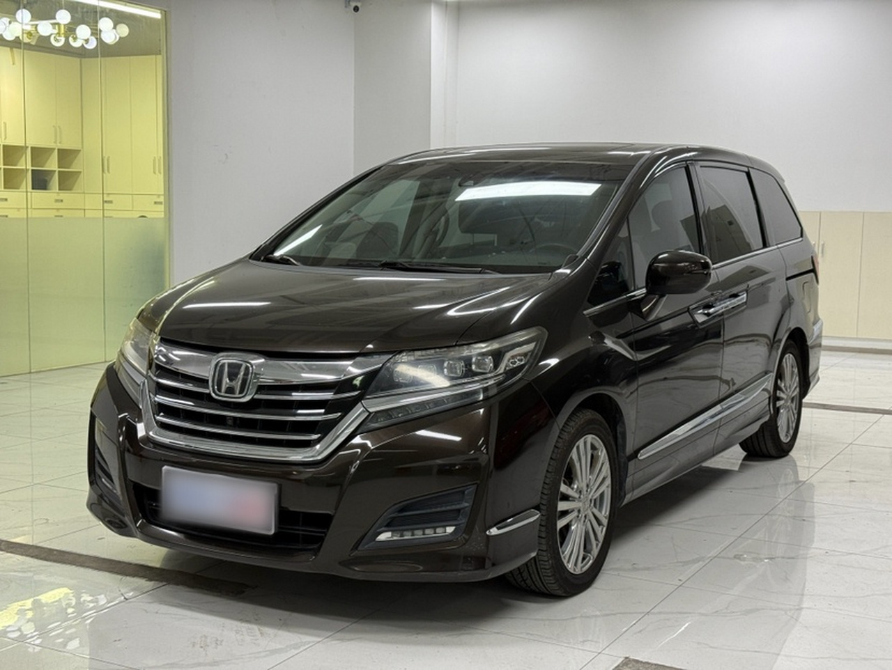 Elysion 2016 2.4L Supreme