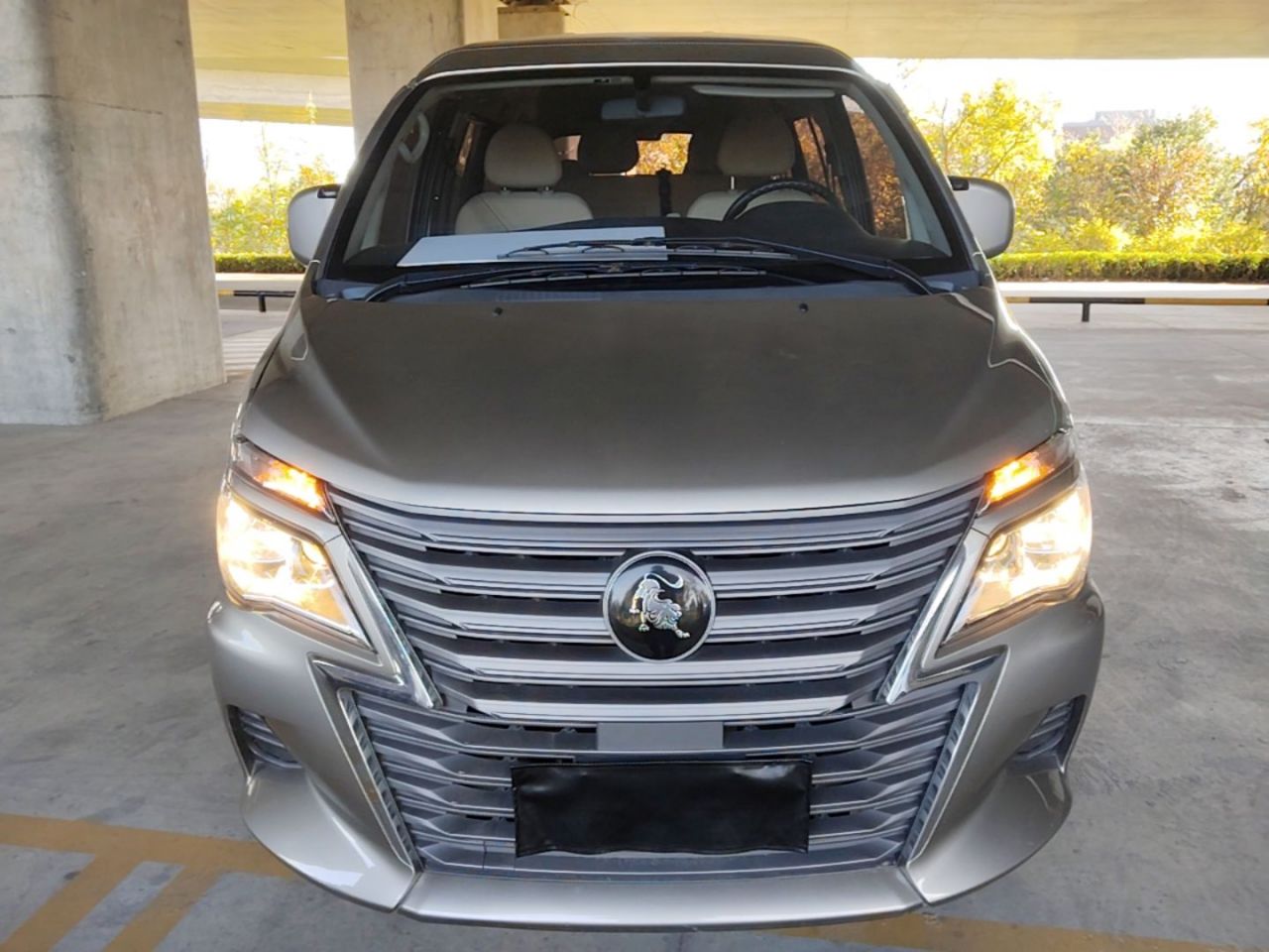Lingzhi 2023 M5L 1.6L 7-Seater photo 2
