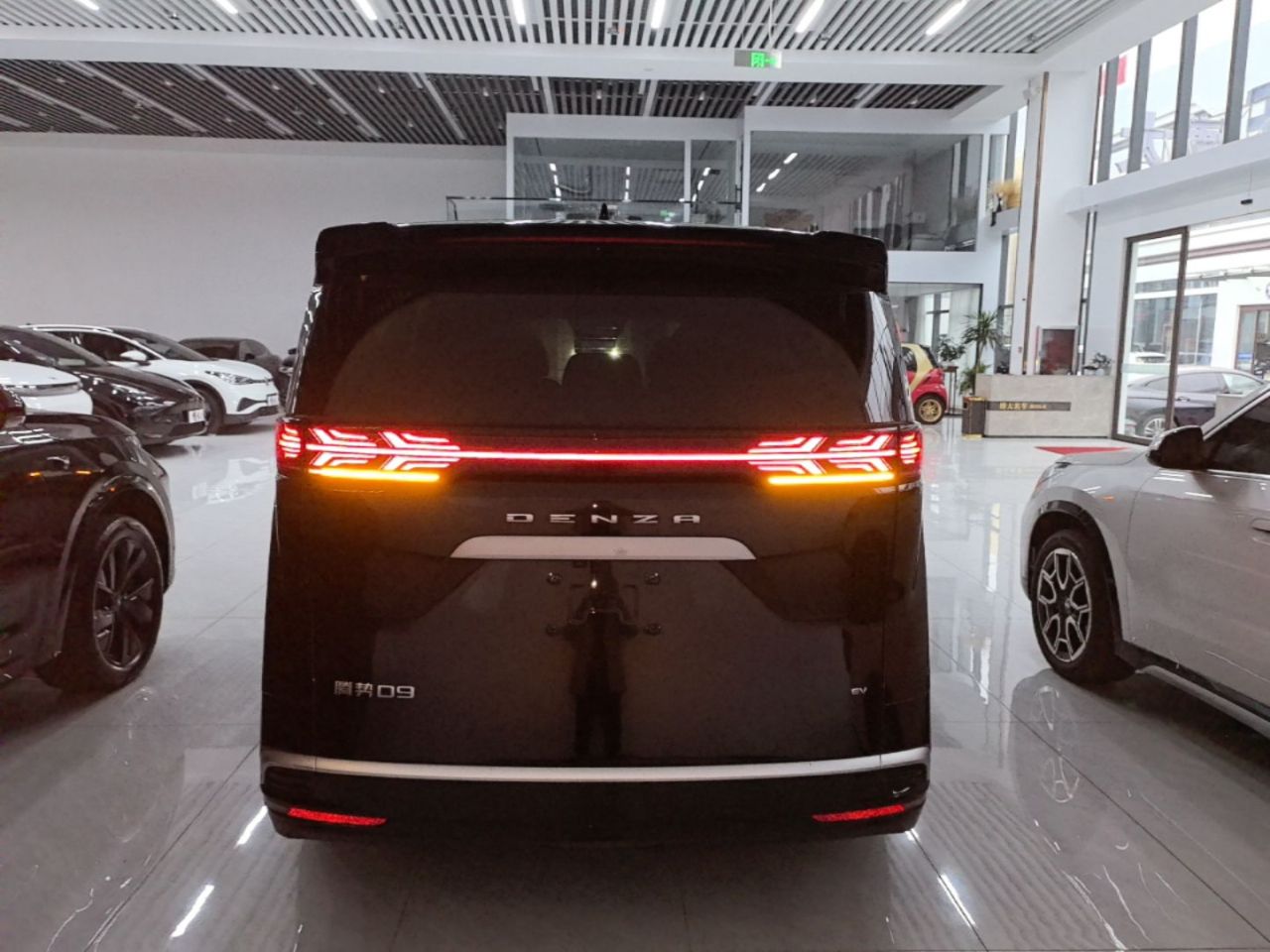 D9 2025 EV ADAS 620 Luxury photo 5