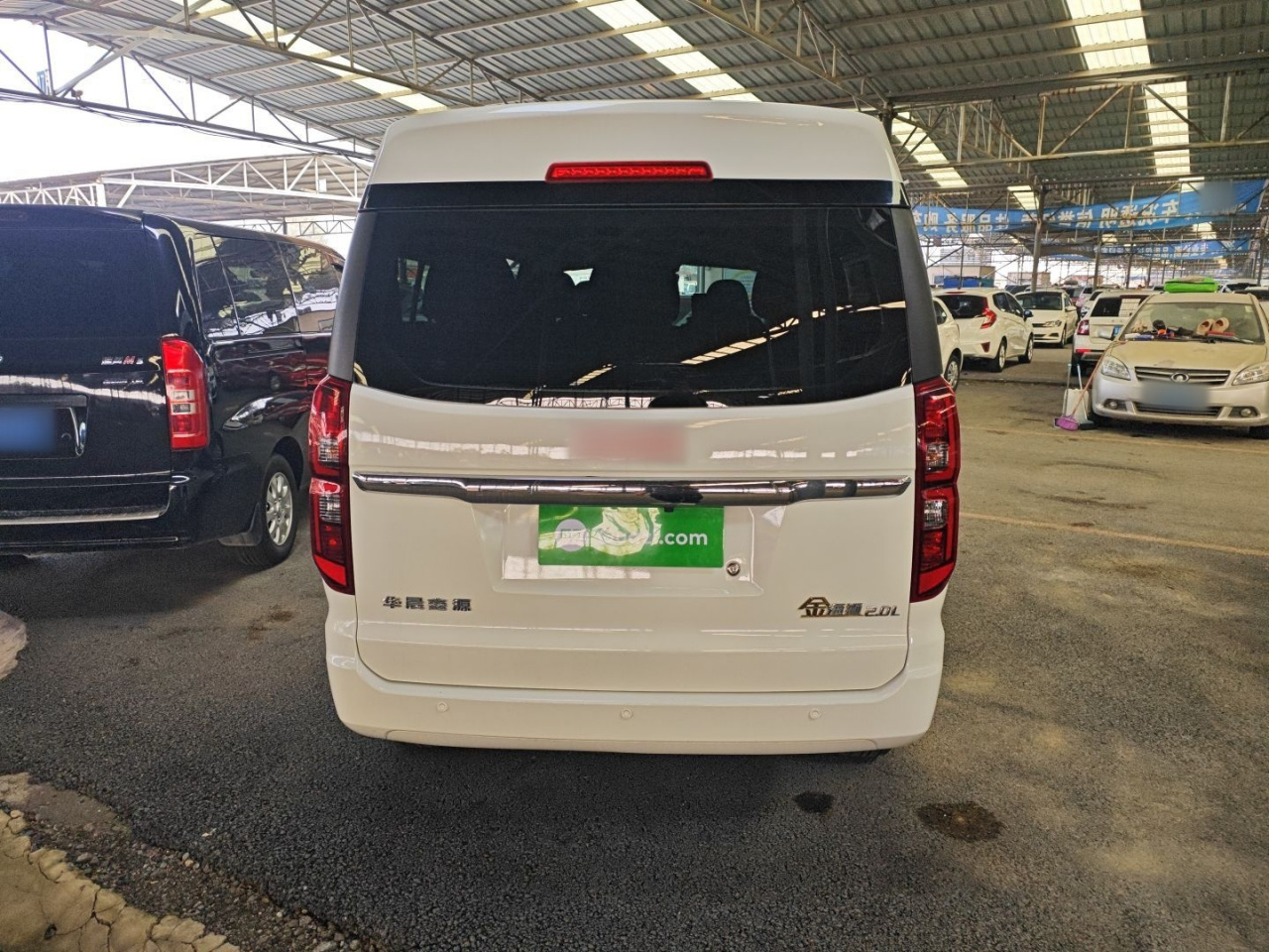 Jinbei Hiace 2023 2.0L Bus Wagon 9-Seater photo 5