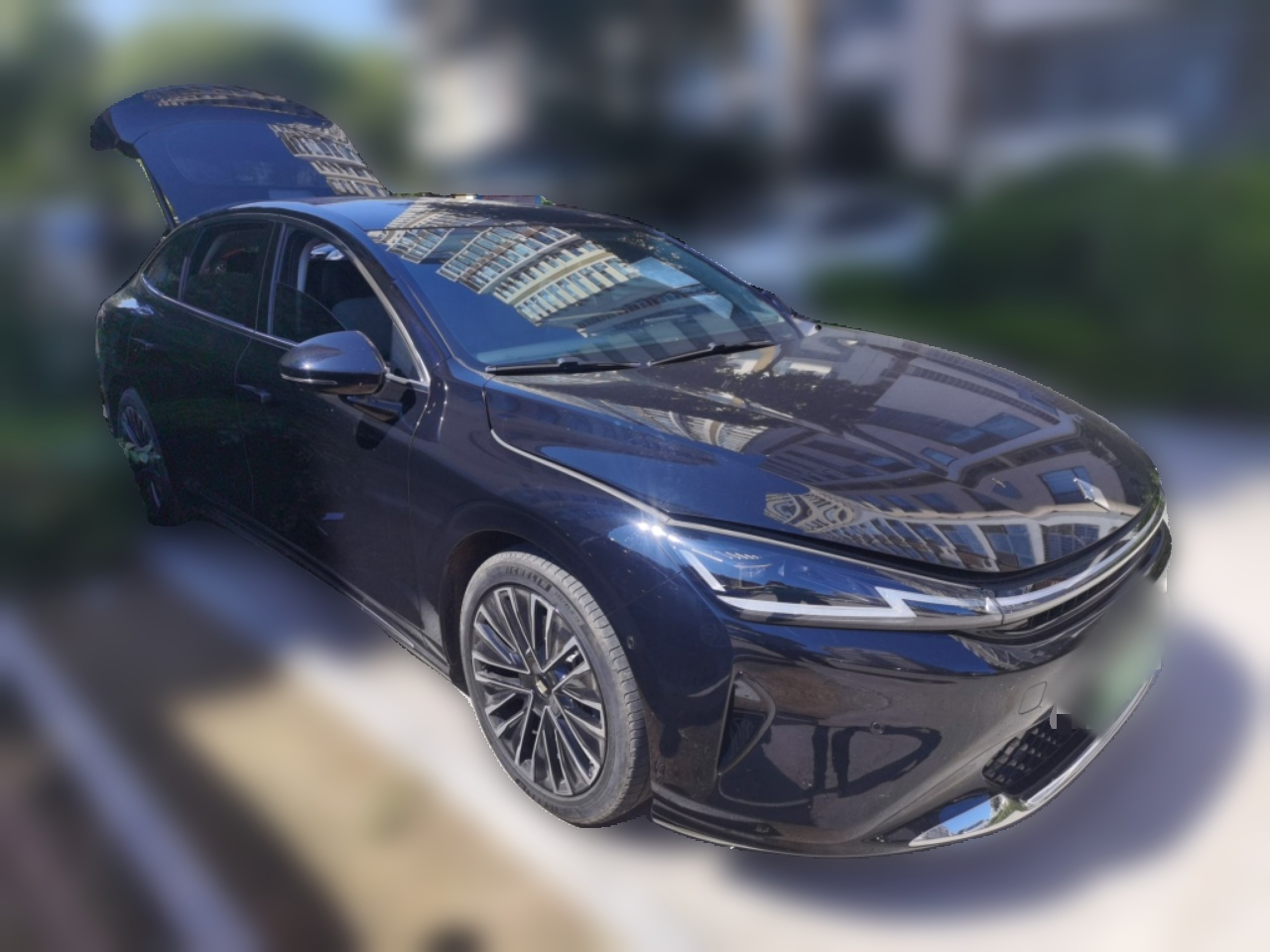 2025 140km Luxury photo 3