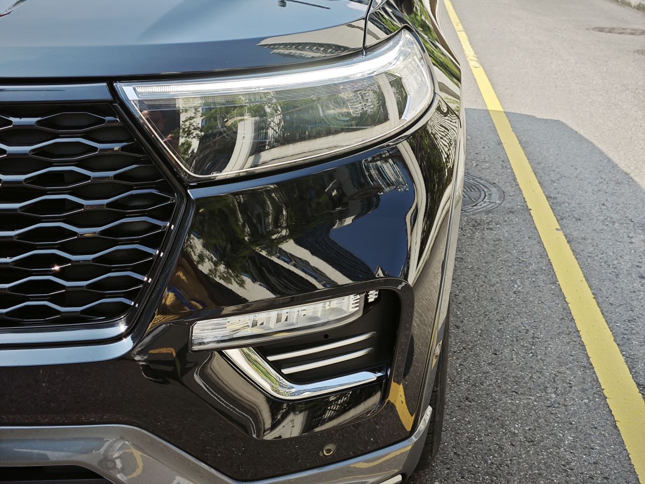 Explorer 2020 EcoBoost 285 AWD Titanium 7-Seater photo 4