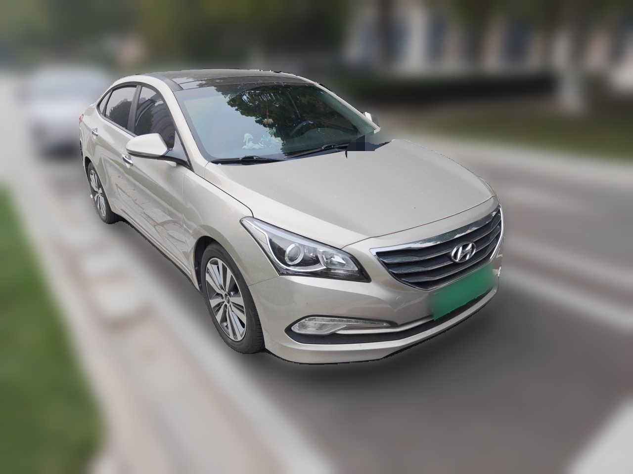 Mistra 2014 1.8L AT Premium DLX photo 3