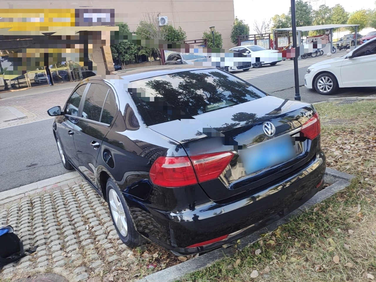 Lavida 2013 Facelift Classic 1.6L AT photo 4