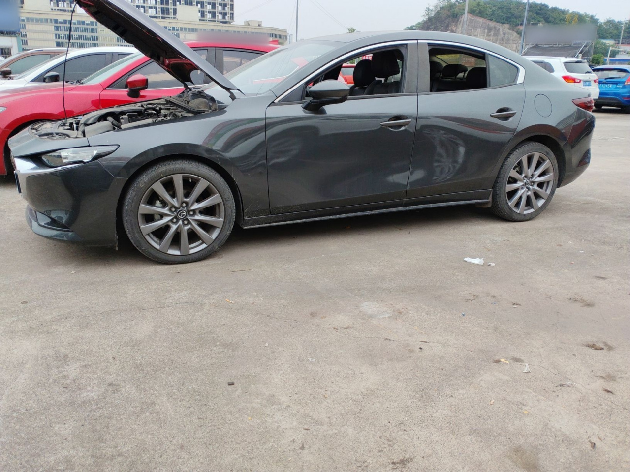 3 Axela 2020 2.0L AT photo 3
