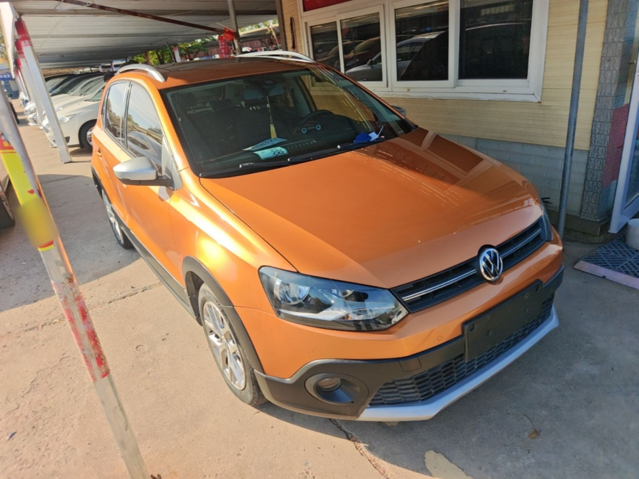 2014 1.6L Cross Polo AT photo 3