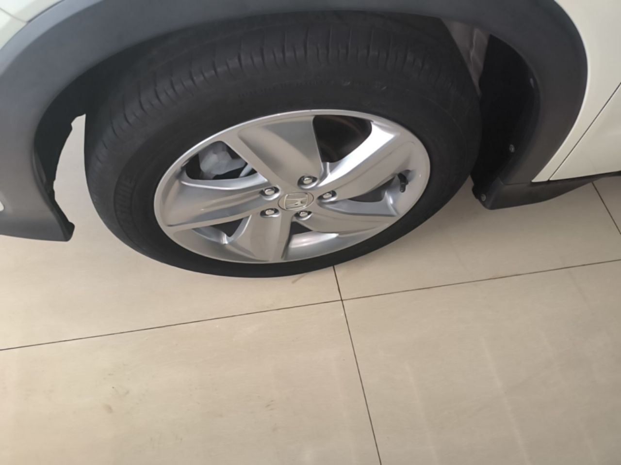 Vezel 2020 220 TURBO CVT Elite photo 4