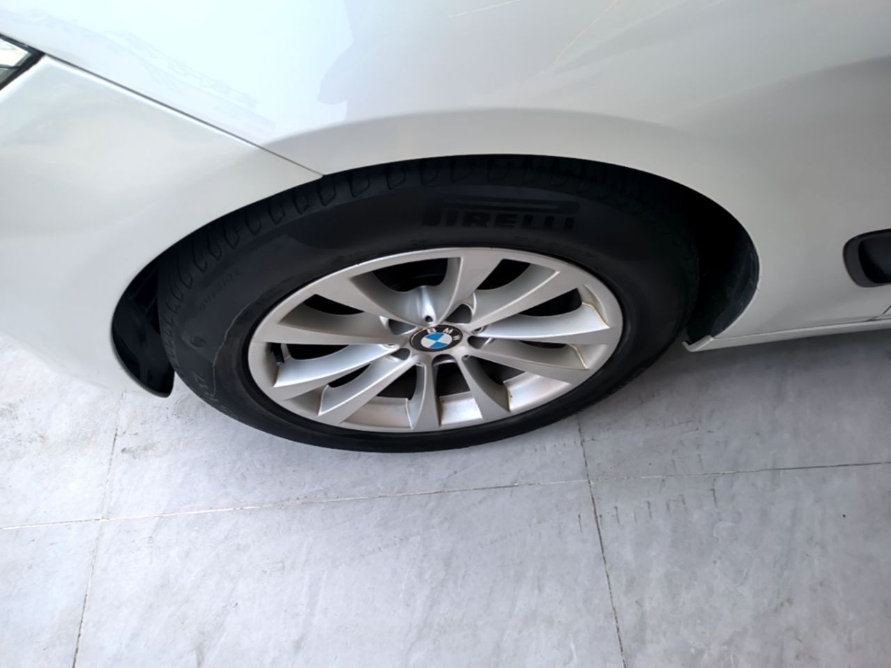 3 SeriesGT 2014 320i Leading photo 2