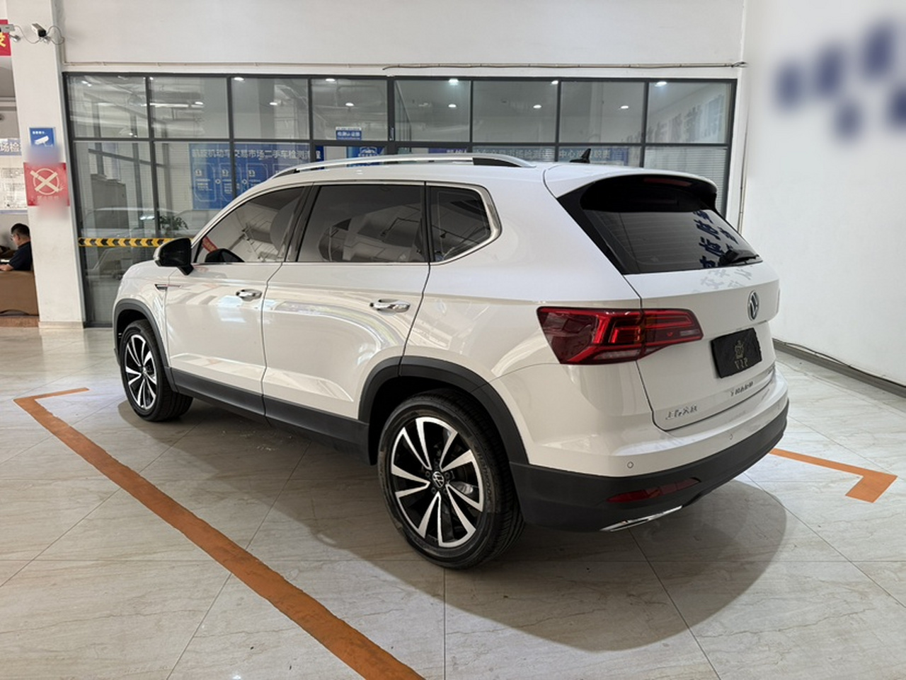 Tharu 2022 280TSI RWD Luxury photo 4